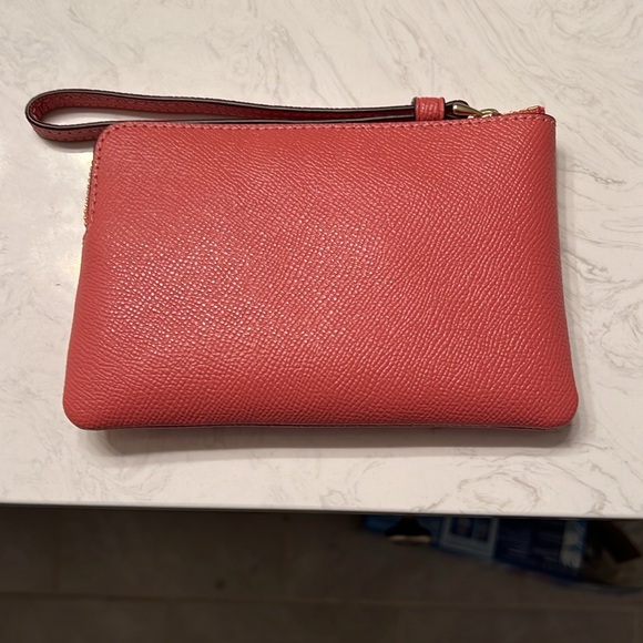 NWT Coach Crossgrain Leather Corner Zip Rose Petal Wristlet ***FIRM PRICE*** - Picture 7 of 10
